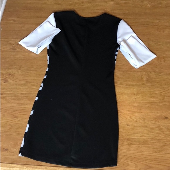 Black and White Mini Dress Size Medium - Picture 4 of 7